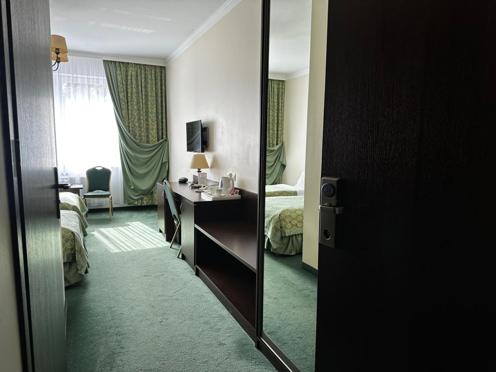 Hotel Koch Кентшин Екстер'єр фото