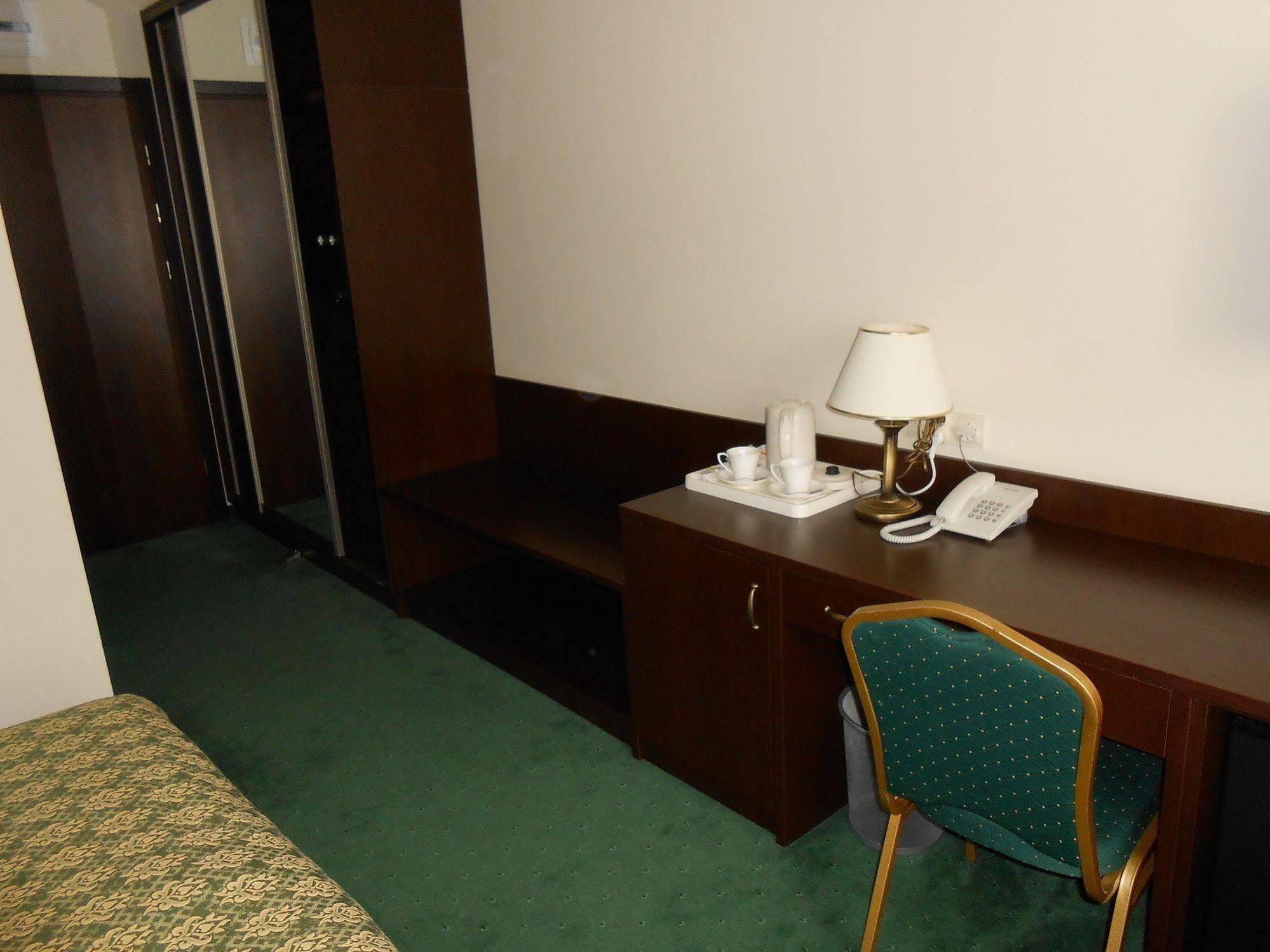 Hotel Koch Кентшин Екстер'єр фото